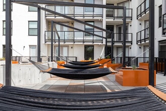 Regius Square Apartments in Salt Lake City, UT - Foto de edificio - Building Photo