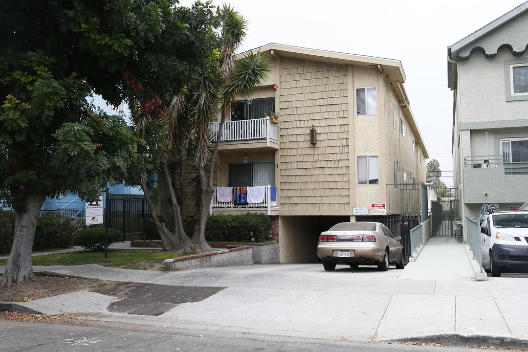 3329 Keystone Ave in Los Angeles, CA - Building Photo