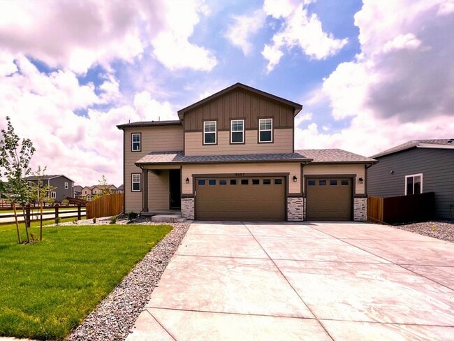 property at 5607 Shady Oaks Dr