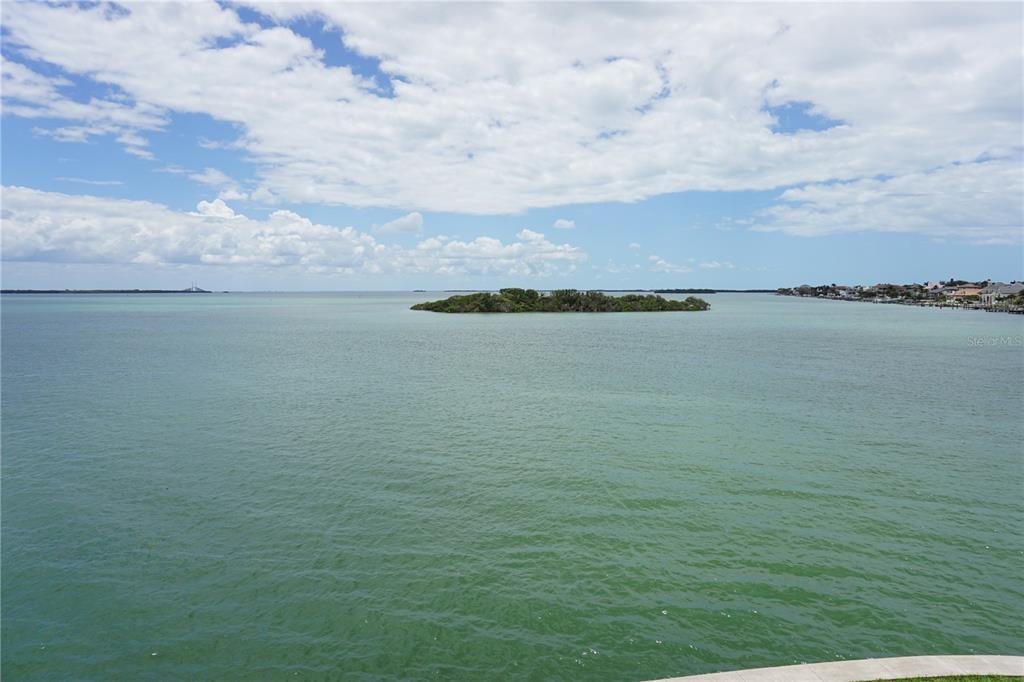 138 1st St E in Tierra Verde, FL - Building Photo