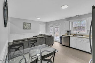 568 E Veterans Hwy in Jackson Township, NJ - Building Photo - Building Photo