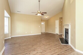 229 Lucan Dr in Greensboro, NC - Building Photo - Building Photo