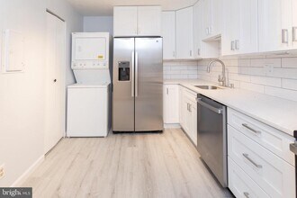 8340 Greensboro Dr in McLean, VA - Building Photo - Building Photo