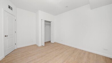 2353 N Springfield Ave in Chicago, IL - Building Photo - Building Photo