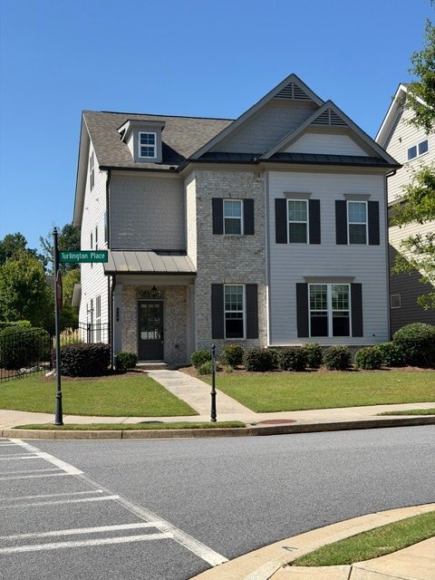 property at 570 Turlington Pl