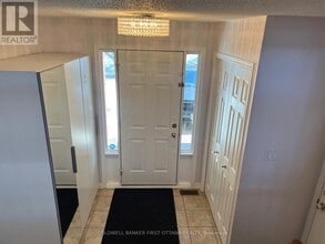 155 Gladeview Private in Ottawa, ON - Building Photo - Building Photo