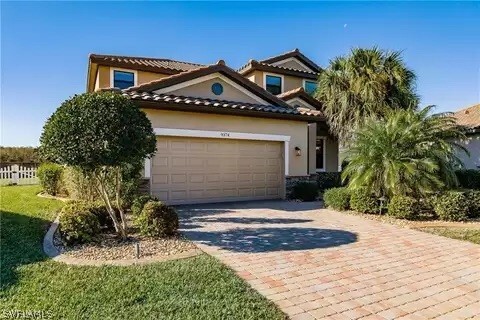 9374 Via Murano Ct in Ft. Myers, FL - Building Photo