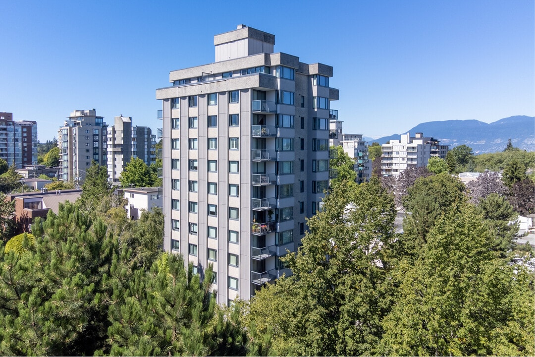 the Veronica in Vancouver, BC - Building Photo