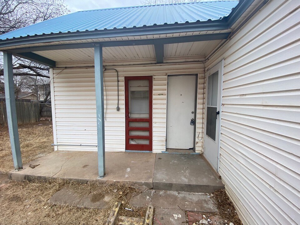 2220 15th St in Lubbock, TX - Building Photo