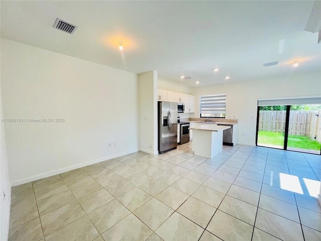 11805 SW 246 Terrace in Homestead, FL - Foto de edificio - Building Photo