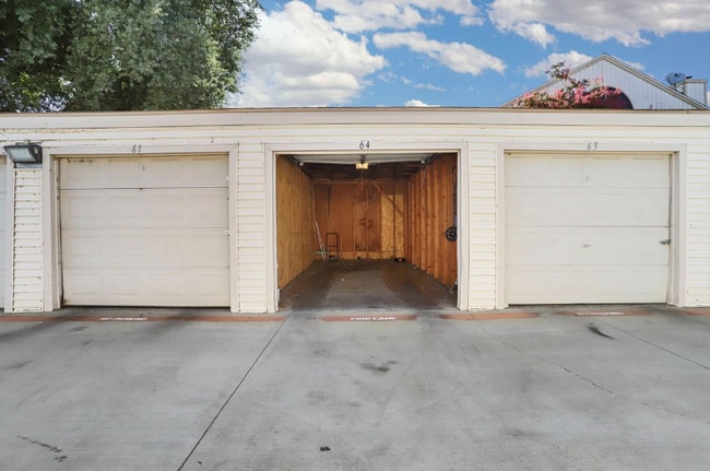 712 McCoy Ct in Lodi, CA - Building Photo - Building Photo