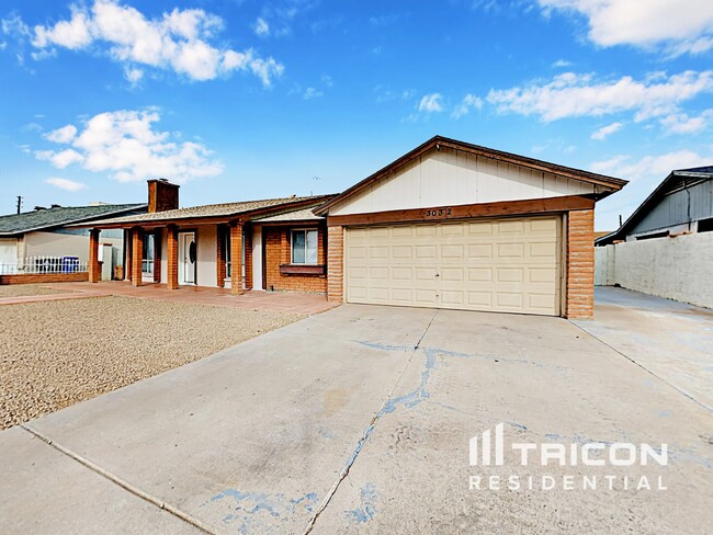 3032 N 79th Ln in Phoenix, AZ - Foto de edificio - Building Photo