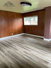 2055 Devos St in Eugene, OR - Building Photo - Building Photo