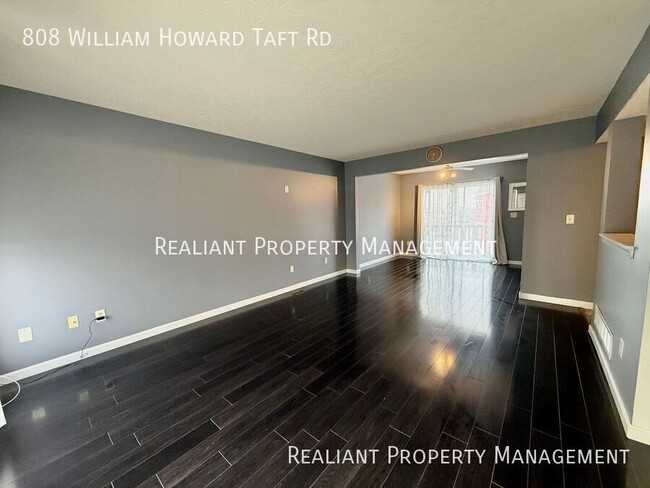 808 William Howard Taft Rd in Cincinnati, OH - Building Photo - Building Photo