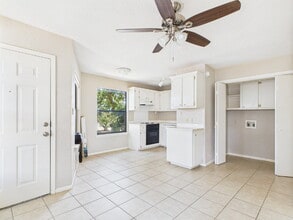 294 Friendship Ln in Fredericksburg, TX - Building Photo - Building Photo