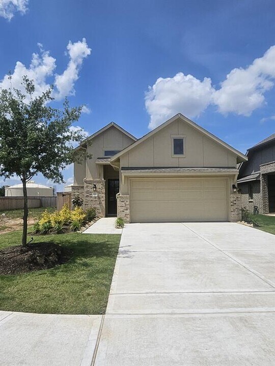 111 Bright Vly Wy in Richmond, TX - Building Photo
