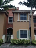 4914 White Mangrove Way E in Fort Lauderdale, FL - Building Photo