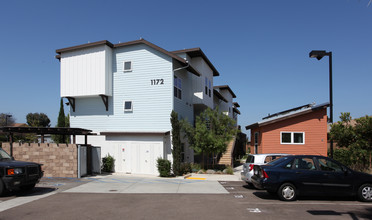 Riverwalk Apartments in San Diego, CA - Building Photo - Building Photo