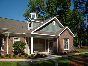 Tyvola Crossing Apartments in Charlotte, NC - Building Photo - Building Photo