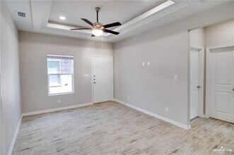 8 W Sunset Valley St in Alton, TX - Building Photo - Building Photo