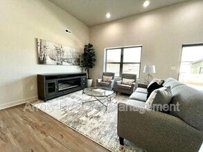 1113 Claude Rd in Grand Island, NE - Building Photo - Building Photo