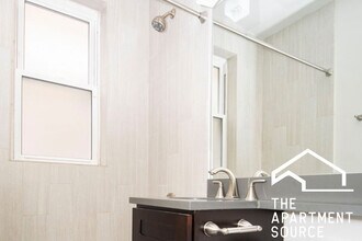 511 W Belmont Ave, Unit 5 in Chicago, IL - Foto de edificio - Building Photo