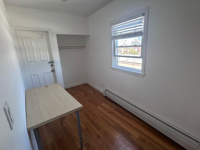 63 Middle St, Unit 3 in Boston, MA - Building Photo - Building Photo