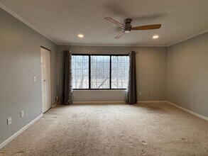 3226 Pine Bluff Ln in Kalamazoo, MI - Building Photo - Building Photo
