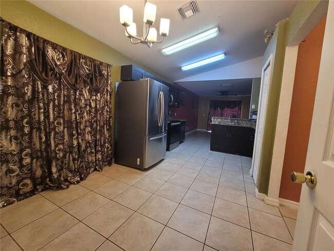 719 Bear Way, Unit 5 in Kissimmee, FL - Foto de edificio - Building Photo