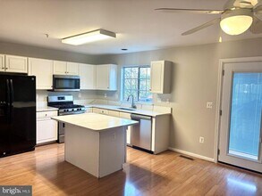 12411 Carters Grove Pl in Silver Spring, MD - Building Photo - Building Photo