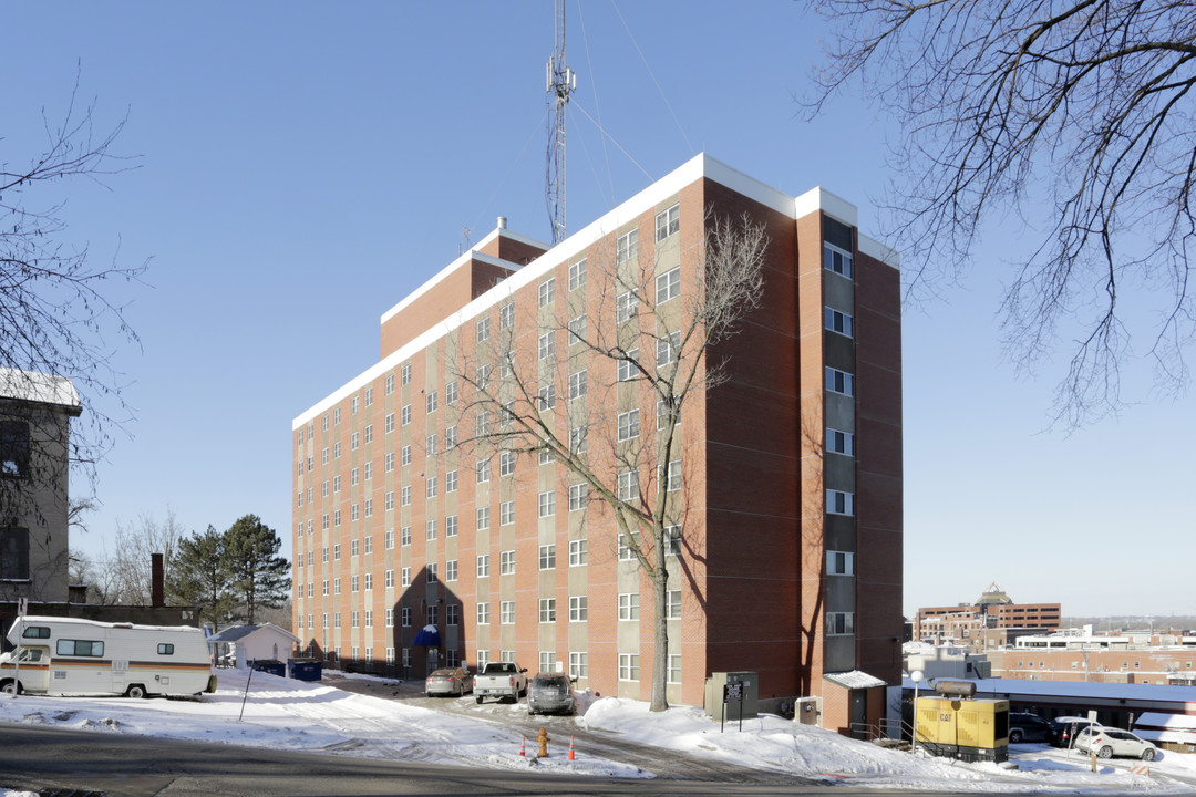 Hillside Heights Apartments in Moline, IL - Building Photo