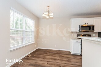 3831 Man O War Blvd in Clarksville, TN - Foto de edificio - Building Photo