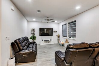 149 Andesite Trl in Liberty Hill, TX - Building Photo - Building Photo