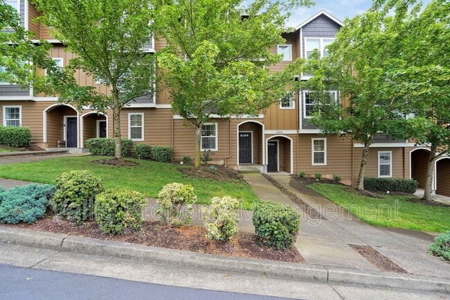 property at 1976 Hawksview Ave SE