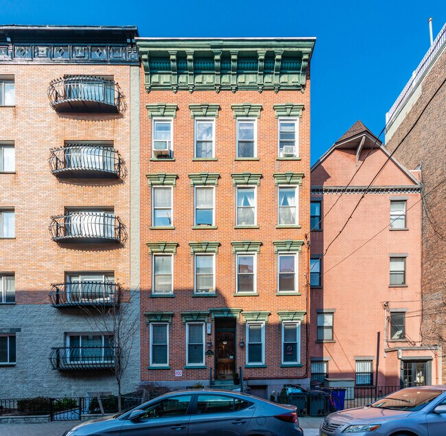 218 Willow Ave in Hoboken, NJ - Building Photo - Building Photo