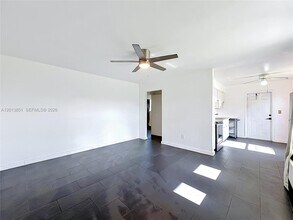391 NE 42nd Ct in Oakland Park, FL - Building Photo - Building Photo