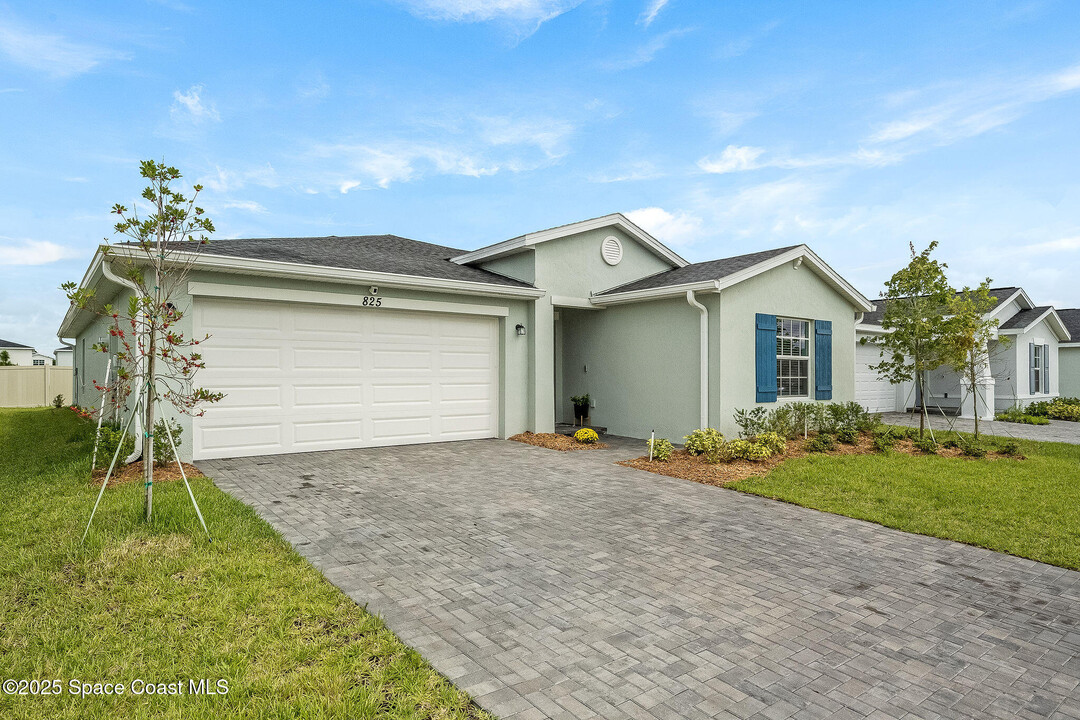 825 Dockside Dr SW in Melbourne, FL - Building Photo