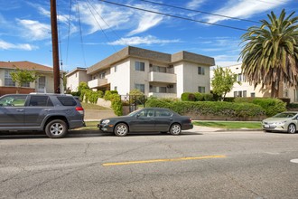 3173 Rowena Ave in Los Angeles, CA - Building Photo - Building Photo