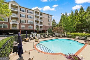 4333 Dunwoody Park in Atlanta, GA - Building Photo