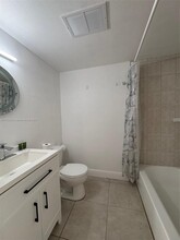 2420 Diana Dr in Hallandale Beach, FL - Building Photo - Building Photo