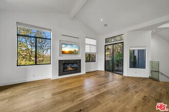 3026 Passmore Dr in Los Angeles, CA - Building Photo - Building Photo