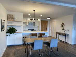 9710 Greenwood Ave N in Seattle, WA - Building Photo - Building Photo