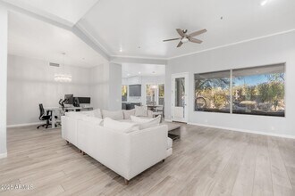 32427 N 71st Way in Scottsdale, AZ - Foto de edificio - Building Photo