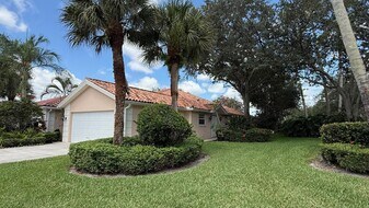 2861 Livingston Ln in West Palm Beach, FL - Building Photo