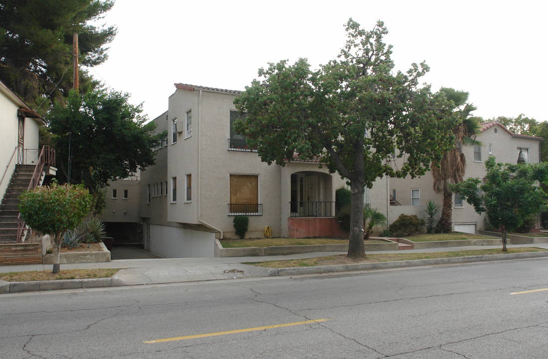 350 W Stocker St in Glendale, CA - Building Photo