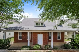 4329 Ben Hill Rd in Atlanta, GA - Building Photo