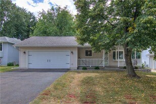 715 Hewitt St in Eau Claire, WI - Building Photo