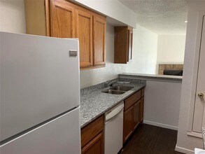 103 S Las Vegas Trail-Unit -103 in White Settlement, TX - Building Photo - Building Photo