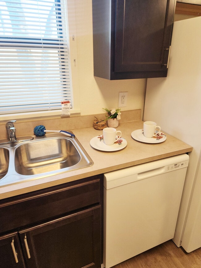 Ridgeview Heights - Newly Renovated Apts! in Kansas City, MO - Foto de edificio - Building Photo