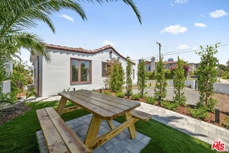 10503 Tennessee Ave in Los Angeles, CA - Building Photo - Building Photo